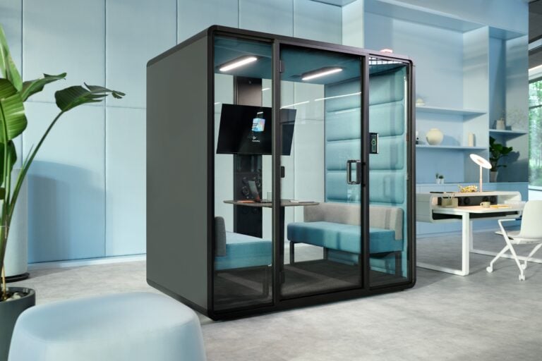 HushFree M - 4 person meeting pod in Black